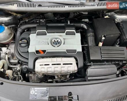 Серый Фольксваген Туран, объемом двигателя 1.4 л и пробегом 260 тыс. км за 6999 $, фото 1 на Automoto.ua