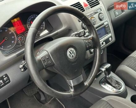 Серый Фольксваген Туран, объемом двигателя 1.39 л и пробегом 263 тыс. км за 6290 $, фото 19 на Automoto.ua