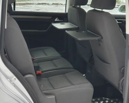 Сірий Фольксваген Туран, об'ємом двигуна 1.9 л та пробігом 224 тис. км за 8990 $, фото 5 на Automoto.ua