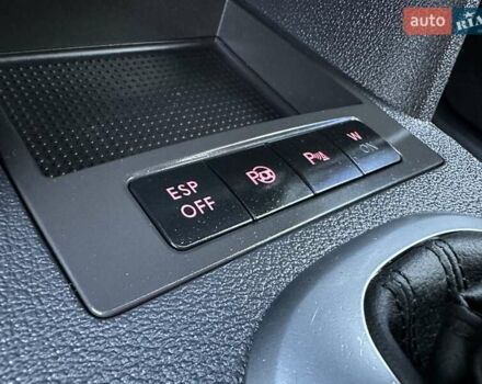 Серый Фольксваген Туран, объемом двигателя 1.4 л и пробегом 142 тыс. км за 8650 $, фото 58 на Automoto.ua