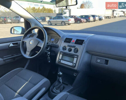 Серый Фольксваген Туран, объемом двигателя 1.4 л и пробегом 188 тыс. км за 6000 $, фото 51 на Automoto.ua