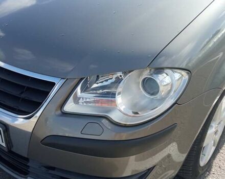 Серый Фольксваген Туран, объемом двигателя 1.9 л и пробегом 235 тыс. км за 8500 $, фото 15 на Automoto.ua