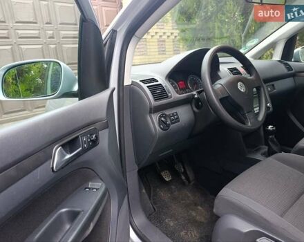 Сірий Фольксваген Туран, об'ємом двигуна 1.6 л та пробігом 216 тис. км за 7700 $, фото 18 на Automoto.ua