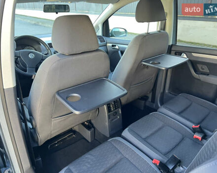 Серый Фольксваген Туран, объемом двигателя 1.4 л и пробегом 188 тыс. км за 6000 $, фото 42 на Automoto.ua