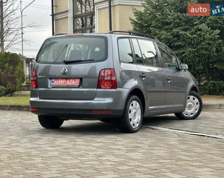 Серый Фольксваген Туран, объемом двигателя 1.6 л и пробегом 210 тыс. км за 7350 $, фото 3 на Automoto.ua