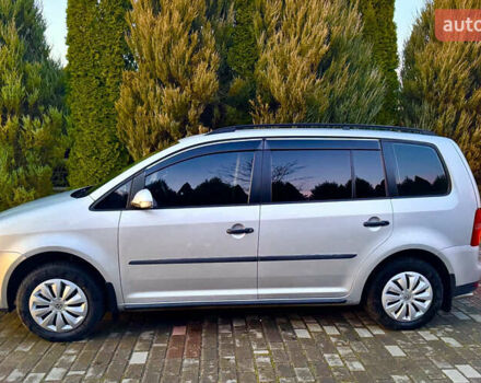 Серый Фольксваген Туран, объемом двигателя 1.98 л и пробегом 230 тыс. км за 6500 $, фото 3 на Automoto.ua