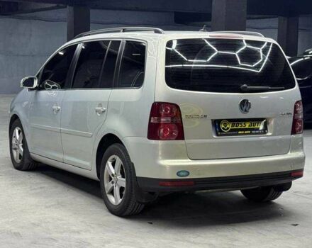 Серый Фольксваген Туран, объемом двигателя 2 л и пробегом 326 тыс. км за 7800 $, фото 3 на Automoto.ua