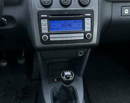 Серый Фольксваген Туран, объемом двигателя 1.6 л и пробегом 211 тыс. км за 7450 $, фото 47 на Automoto.ua