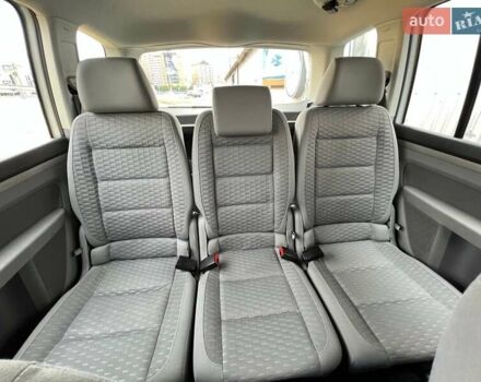 Серый Фольксваген Туран, объемом двигателя 1.4 л и пробегом 260 тыс. км за 6999 $, фото 3 на Automoto.ua