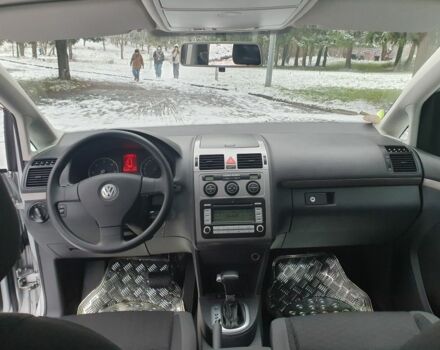 Сірий Фольксваген Туран, об'ємом двигуна 1.9 л та пробігом 224 тис. км за 8990 $, фото 3 на Automoto.ua