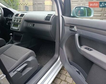 Сірий Фольксваген Туран, об'ємом двигуна 1.6 л та пробігом 216 тис. км за 7700 $, фото 25 на Automoto.ua