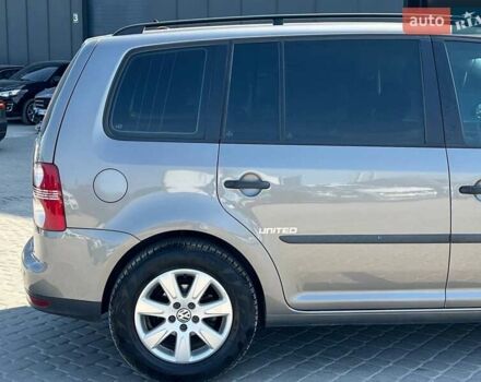 Сірий Фольксваген Туран, об'ємом двигуна 1.6 л та пробігом 254 тис. км за 7590 $, фото 8 на Automoto.ua