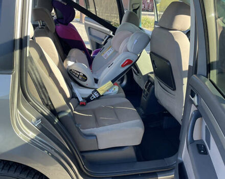 Серый Фольксваген Туран, объемом двигателя 1.97 л и пробегом 280 тыс. км за 8500 $, фото 11 на Automoto.ua