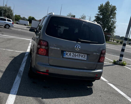 Серый Фольксваген Туран, объемом двигателя 2 л и пробегом 226 тыс. км за 10750 $, фото 2 на Automoto.ua