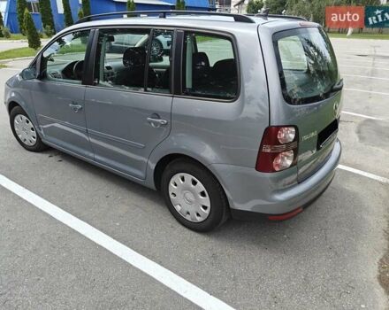 Сірий Фольксваген Туран, об'ємом двигуна 1.9 л та пробігом 263 тис. км за 8500 $, фото 2 на Automoto.ua