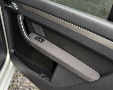 Сірий Фольксваген Туран, об'ємом двигуна 1.97 л та пробігом 328 тис. км за 7500 $, фото 7 на Automoto.ua