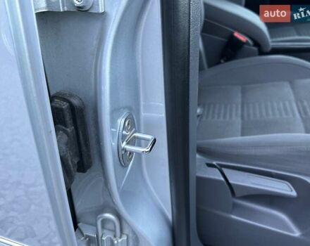 Серый Фольксваген Туран, объемом двигателя 1.4 л и пробегом 142 тыс. км за 8650 $, фото 80 на Automoto.ua