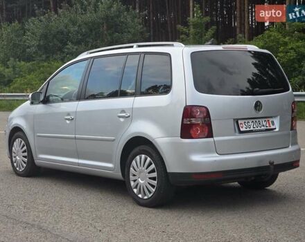 Серый Фольксваген Туран, объемом двигателя 2 л и пробегом 237 тыс. км за 9699 $, фото 12 на Automoto.ua