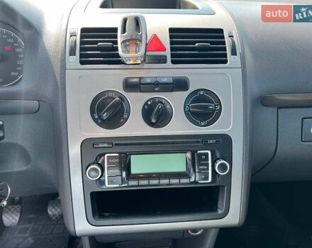 Сірий Фольксваген Туран, об'ємом двигуна 1.6 л та пробігом 254 тис. км за 7590 $, фото 22 на Automoto.ua