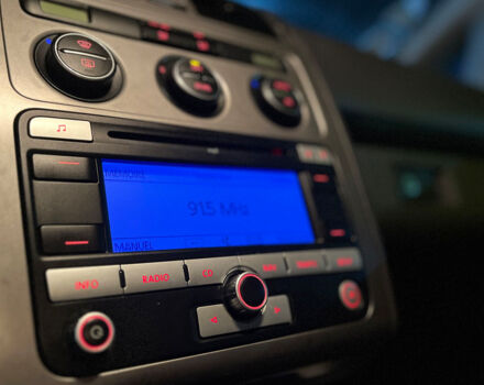 Серый Фольксваген Туран, объемом двигателя 1.9 л и пробегом 229 тыс. км за 8600 $, фото 18 на Automoto.ua