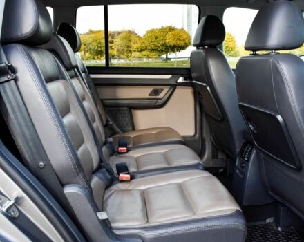 Сірий Фольксваген Туран, об'ємом двигуна 2 л та пробігом 264 тис. км за 5000 $, фото 13 на Automoto.ua