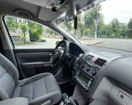 Сірий Фольксваген Туран, об'ємом двигуна 1.4 л та пробігом 232 тис. км за 7000 $, фото 28 на Automoto.ua