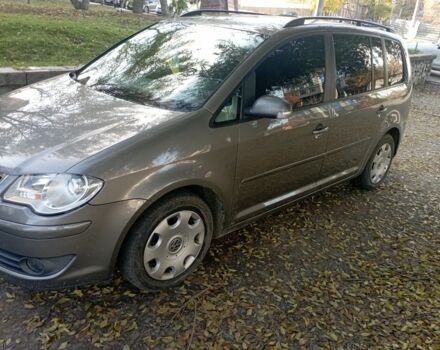 Сірий Фольксваген Туран, об'ємом двигуна 2 л та пробігом 382 тис. км за 5000 $, фото 4 на Automoto.ua
