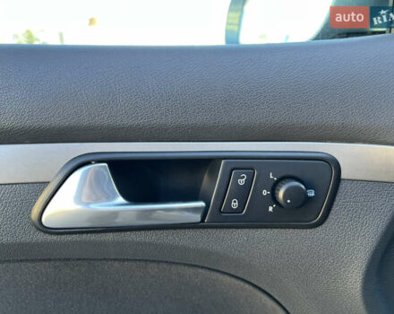 Серый Фольксваген Туран, объемом двигателя 1.4 л и пробегом 188 тыс. км за 6000 $, фото 60 на Automoto.ua