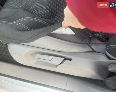 Серый Фольксваген Туран, объемом двигателя 1.6 л и пробегом 238 тыс. км за 6700 $, фото 9 на Automoto.ua