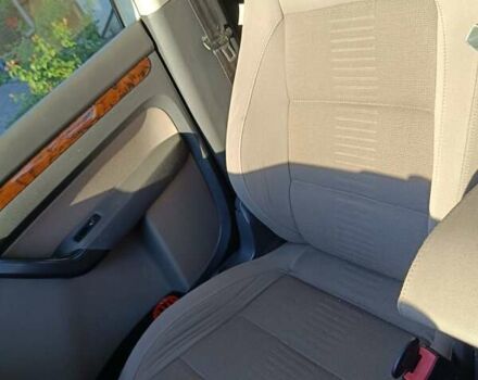 Серый Фольксваген Туран, объемом двигателя 1.9 л и пробегом 340 тыс. км за 8500 $, фото 40 на Automoto.ua