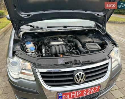 Серый Фольксваген Туран, объемом двигателя 1.6 л и пробегом 210 тыс. км за 7350 $, фото 43 на Automoto.ua