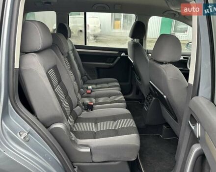 Серый Фольксваген Туран, объемом двигателя 1.39 л и пробегом 263 тыс. км за 6290 $, фото 28 на Automoto.ua