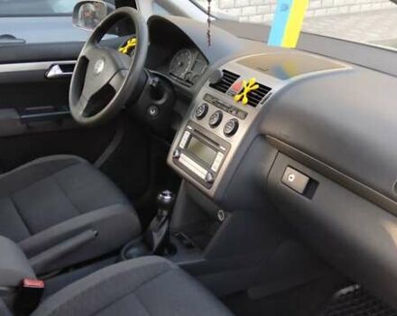 Сірий Фольксваген Туран, об'ємом двигуна 1.6 л та пробігом 210 тис. км за 8000 $, фото 5 на Automoto.ua