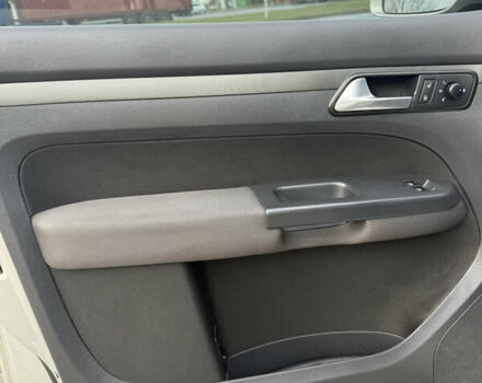 Серый Фольксваген Туран, объемом двигателя 1.9 л и пробегом 344 тыс. км за 6500 $, фото 6 на Automoto.ua