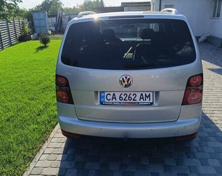 Серый Фольксваген Туран, объемом двигателя 1.9 л и пробегом 340 тыс. км за 8500 $, фото 2 на Automoto.ua
