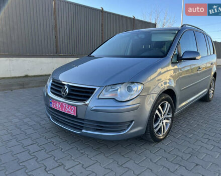 Серый Фольксваген Туран, объемом двигателя 1.4 л и пробегом 188 тыс. км за 6000 $, фото 22 на Automoto.ua
