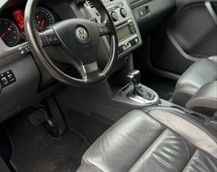 Серый Фольксваген Туран, объемом двигателя 1.4 л и пробегом 187 тыс. км за 8250 $, фото 4 на Automoto.ua
