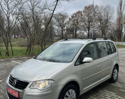 Серый Фольксваген Туран, объемом двигателя 1.6 л и пробегом 211 тыс. км за 7500 $, фото 12 на Automoto.ua