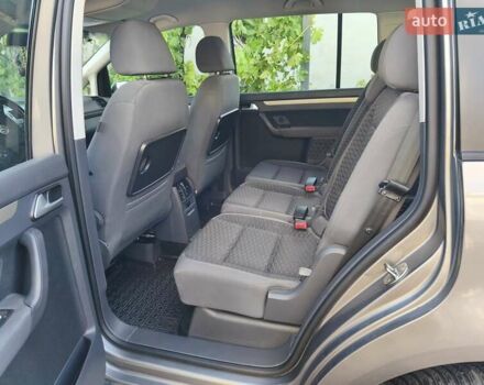 Серый Фольксваген Туран, объемом двигателя 1.39 л и пробегом 235 тыс. км за 8550 $, фото 14 на Automoto.ua