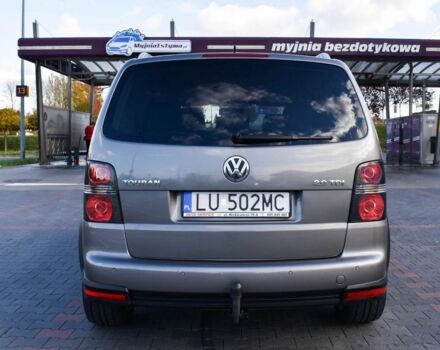 Сірий Фольксваген Туран, об'ємом двигуна 2 л та пробігом 264 тис. км за 5000 $, фото 4 на Automoto.ua