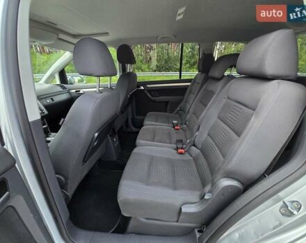 Серый Фольксваген Туран, объемом двигателя 2 л и пробегом 237 тыс. км за 9699 $, фото 27 на Automoto.ua