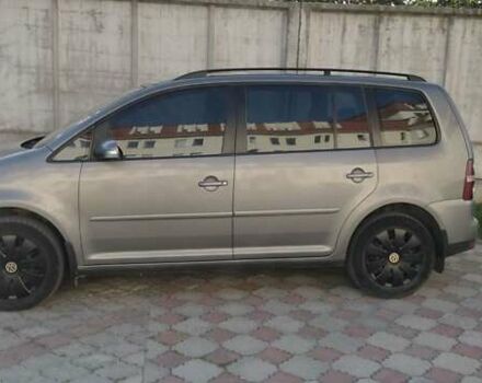 Сірий Фольксваген Туран, об'ємом двигуна 1.6 л та пробігом 210 тис. км за 8000 $, фото 6 на Automoto.ua