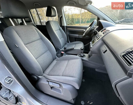 Сірий Фольксваген Туран, об'ємом двигуна 1.6 л та пробігом 196 тис. км за 8199 $, фото 70 на Automoto.ua