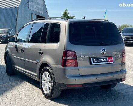 Серый Фольксваген Туран, объемом двигателя 1.6 л и пробегом 254 тыс. км за 7590 $, фото 5 на Automoto.ua
