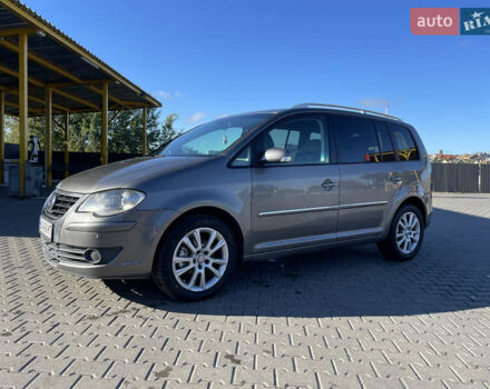 Серый Фольксваген Туран, объемом двигателя 1.97 л и пробегом 280 тыс. км за 8500 $, фото 1 на Automoto.ua