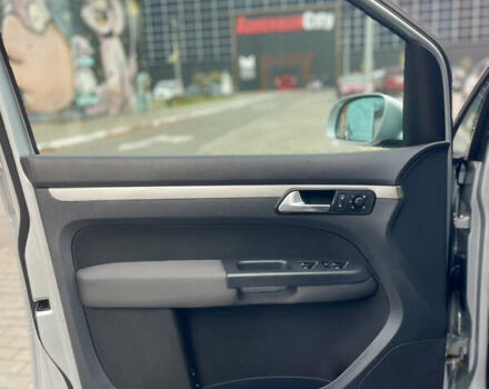 Серый Фольксваген Туран, объемом двигателя 1.6 л и пробегом 220 тыс. км за 8600 $, фото 31 на Automoto.ua