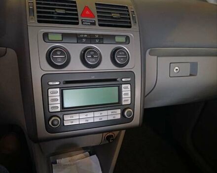 Серый Фольксваген Туран, объемом двигателя 1.6 л и пробегом 264 тыс. км за 8400 $, фото 7 на Automoto.ua