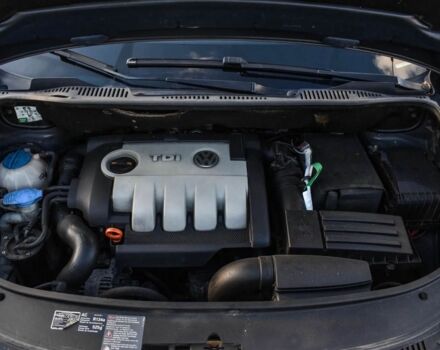 Сірий Фольксваген Туран, об'ємом двигуна 2 л та пробігом 264 тис. км за 5000 $, фото 22 на Automoto.ua