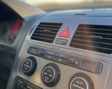 Серый Фольксваген Туран, объемом двигателя 1.39 л и пробегом 196 тыс. км за 7700 $, фото 20 на Automoto.ua