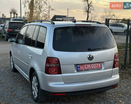 Серый Фольксваген Туран, объемом двигателя 1.6 л и пробегом 236 тыс. км за 8200 $, фото 13 на Automoto.ua